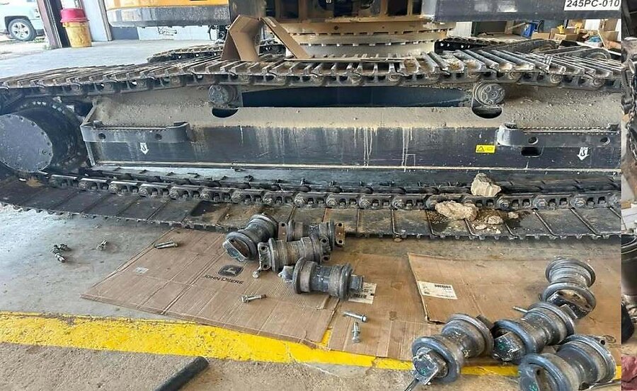 Excavator undercarriage rebuild