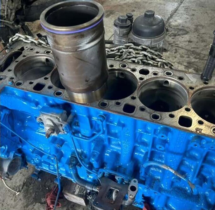 Cylinder liners and block bores